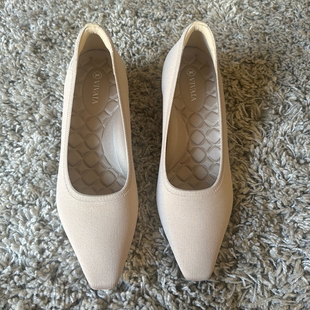 Vivaia Women's Cream Heels